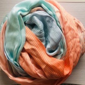Calvin Klein | Sunset Soft and silky scarf